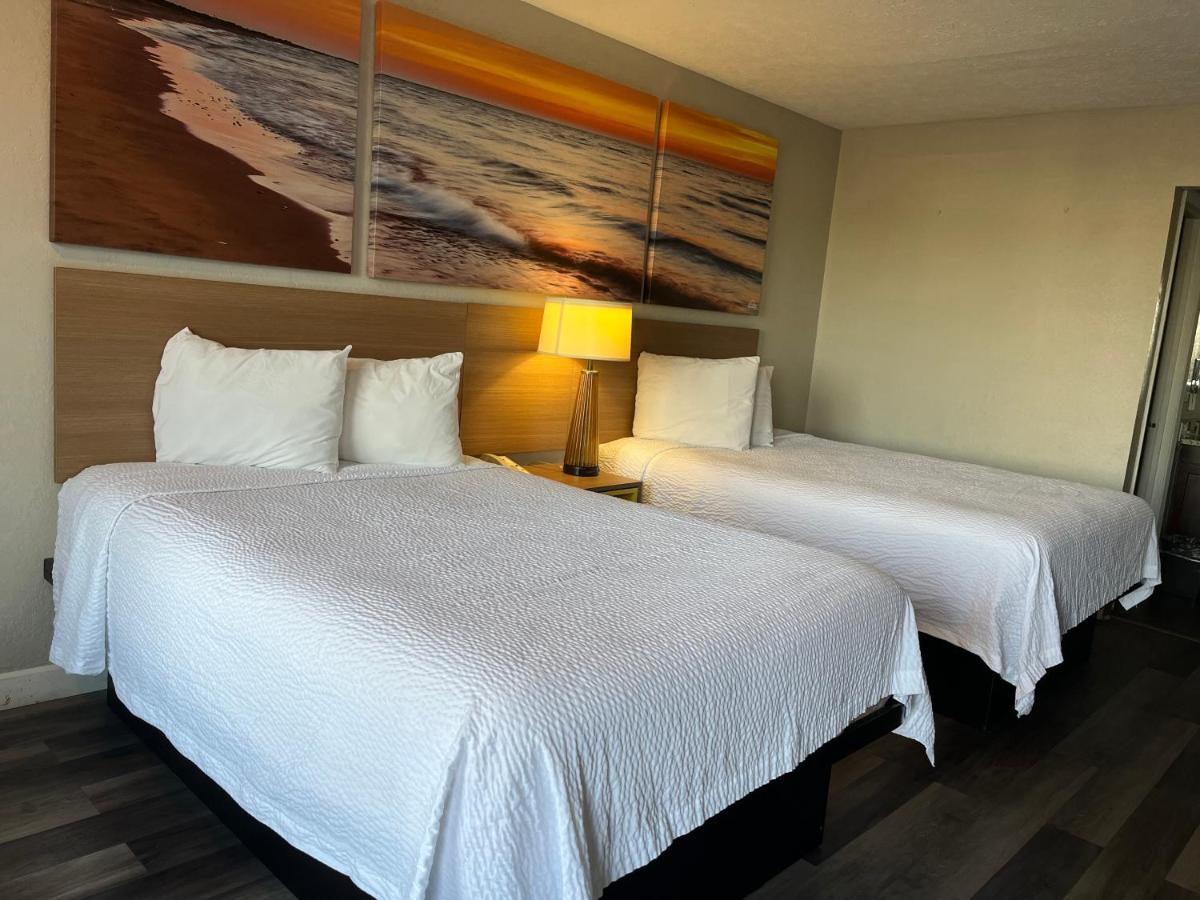 Days Inn & Suites By Wyndham Dayton North Esterno foto